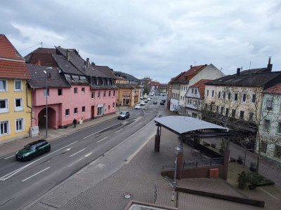 Sofort freie geräumige Stadtwohnung in KH NORD mit Einbauküchenzeile