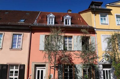 Charmantes Hinterhaus mit Dachterrasse im Herzen der Altstadt!