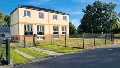 Sonnige DHH Neubau- modernes vollausgestattes Haus, Provisionsfrei, direkt vom Eigentümer