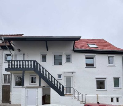 Reutlingen Stadtmitte, sanierter Altbau, 4-Zimmer-Maisonette-Wohnung mit EBK zu vermieten