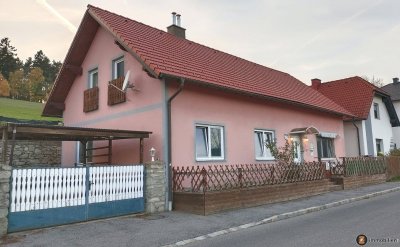 Nettes, sanierungsbedürftiges Einfamilienhaus in ruhiger Ortschaft