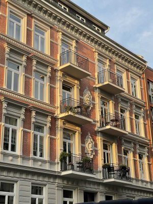 Neubauniveau im Jugendstil-Altbau, Grundsanierung mit Effizienzklasse A im Grindelviertel