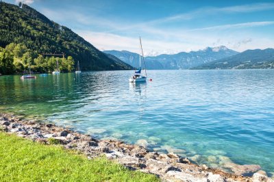 „Schmuckstück“ Haus am See! Exklusive Lage am ATTERSEE mit direktem privaten Seezugang!