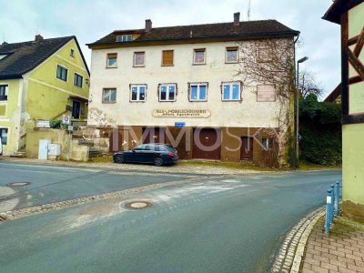 Sanierungsbedürftiges Mehrfamilienhaus mit Fördermöglichkeiten