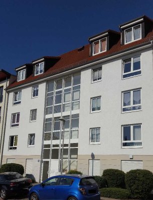 Geräumige 2 Zimmerwohnung mit Lift, Terrasse und EBK in MD-Stadtfeld zu vermieten