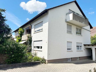 Markgröningen: Nette 2 Zimmer- Dachgeschosswohnung mit Balkon, Stellplatz und 2 Kellerräumen!