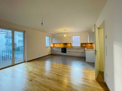 3 Zimmer Neubauwohnung mit EBK,  Balkon, Lift und Tiefgarage