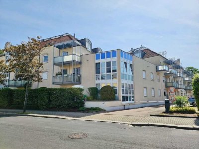 Freie Maisonette-Wohnung mit offenere Galerie! EBK! Terrasse! Stellplatz!