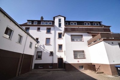 Erstbezug nach Sanierung. 3-Zimmer-Wohnung mit EBK und Balkon in Kaiserslautern