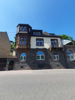 Attraktive und modernisierte 4-Raum-Wohnung mit Balkon in Niederheimbach