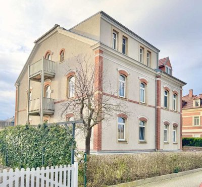 Naturnahe & sonnige Etagenwohnung mit Südbalkon, Eckbadewanne & Stellplatz!