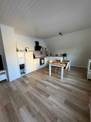 Ansprechende und modernisierte 3-Zimmer-Dachgeschosswohnung in Dissen am Teutoburger Wald