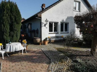 Geräumiges, günstiges und neuwertiges 5-Zimmer-Einfamilienhaus mit lux. Innenausstattung und EBK