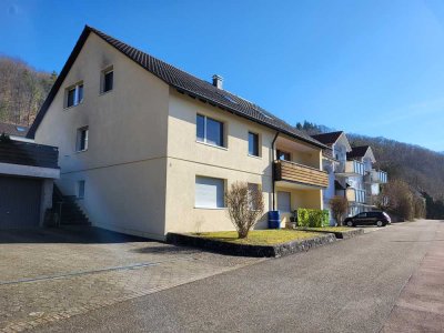 Attraktive 4-Zimmer-DG-Wohnung mit Balkon und Einbauküche in Schwäbisch Hall