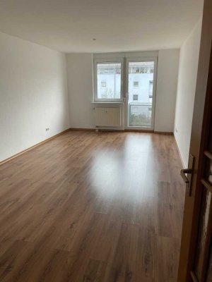 3-Zimmerwohnung mit Wannenbad und Balkon