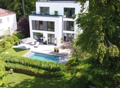 Voll-mӧblierte Bauhaus-Villa mit Pool und grossem Garten in Bestlage (befristet)