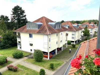 MARKKLEEBERG - SCHÖNE DG WOHNUNG MIT LOGGIA UND STELLPLATZ...