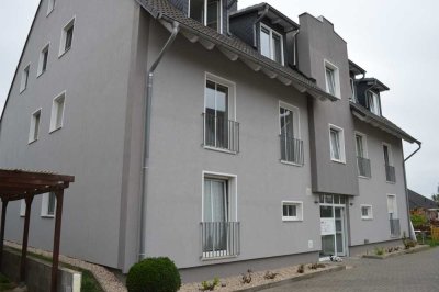 3-Raum Wohnung mit Balkon, Tageslichtbad (Badewanne) und Stellplatz in Glindenberg/Wolmirstedt!!