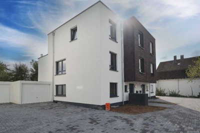 JA, zum Neubau-Einfamilienhaus mit Sonnenterrasse und Garten “Montanushof“ in Solingen-Aufderhöhe