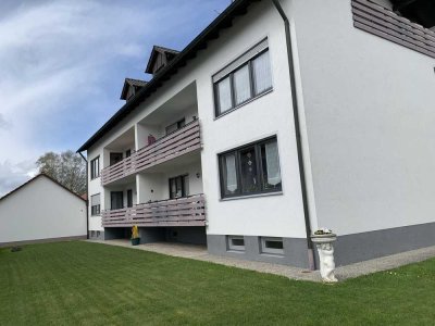 Schöne, helle 3 ZKB-Wohnung mit ca. 85m² Wfl. + Garage!