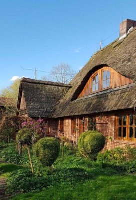 Bauernhaus im englischen Landhausstil in Alleinlage auf parkähnlichen Grundstück