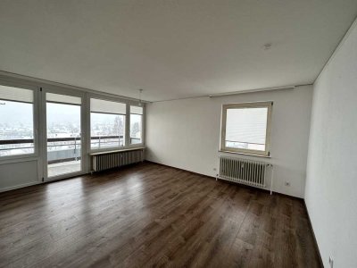 Schöne 2-Zimmer-Wohnung mit Balkon in der obersten Wohnetage