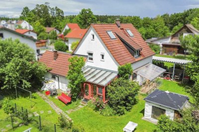 Renovierungsbedürftiges Einfamilienhaus in begehrter Sackgassenlage mit wunderschönem Garten!