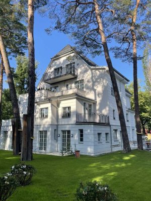 Herrschaftliche 3 Zimmer Wohnung in kernsanierter Altbauvilla