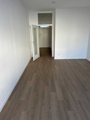 Erstbezug nach Renovierung:  1-Zimmer-Apartment in City-Lage