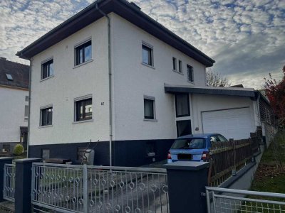 Freistehendes Einfamilienhaus mit Pool in 61267 Neu-Anspach