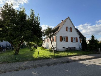 Mehrfamilienhaus mit 3 Wohnungen und tollem Grundstück im Herzen von Schallstadt-Wolfenweiler