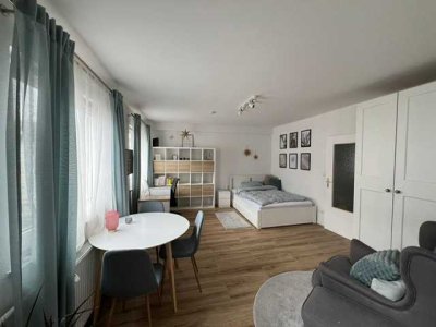 Mitten im Nordend, 1 Zimmer + Appartment  50 meter zur U Bahn