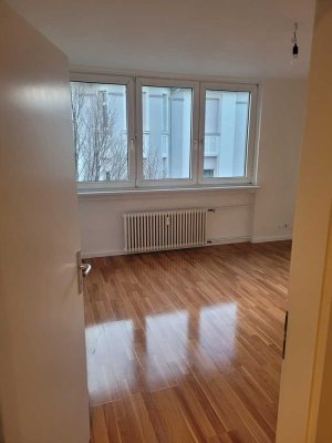 2ZW WOHNUNG KÜCHE WANNENBAD RENOVIERT AM BELIEBTEN WILHELMSPLATZ/BLEICHSTRASSE FUSSLÄUFIG S BAHN FUS