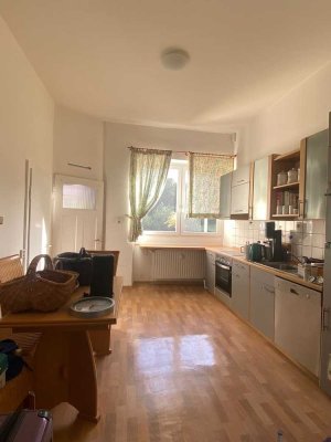 Sehr schöne 3-4 ZBK Wohnung mit Balkon, Garten und EBK