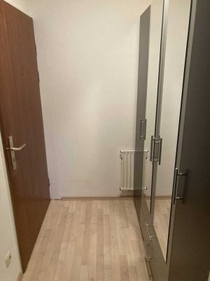 Attraktive, helle 2,5-Zimmer-Maisonette-Wohnung mit geh. Innenausstattung, Balkon und Dachterrasse