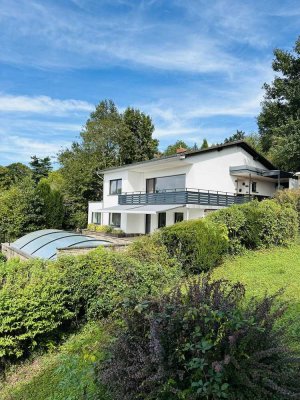 Einfamilienhaus mit beeindruckendem Panoramablick und Pool  auf dem Kümmelberg provisionsfrei