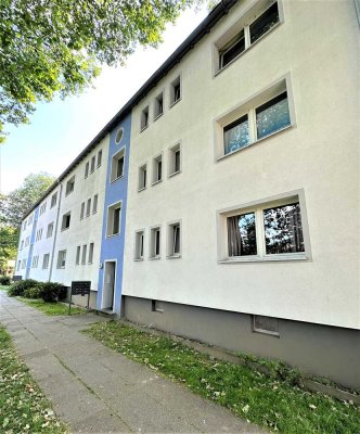 Hübsche 2-Zi.-Whg. mit Tageslichtbad, Einbauküche und Balkon