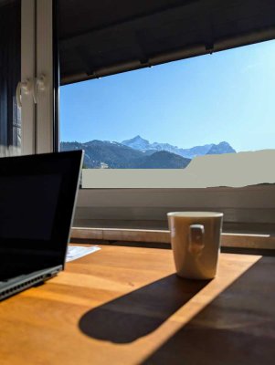 Auf Zeit (6M): Exklusive Wohnung mit traumhaftem Bergblick – Neu renoviert & vollständig möbliert