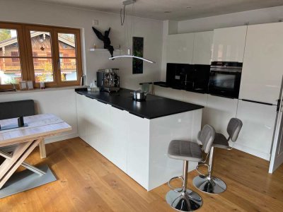 Möblierte 2,5-Zi-Wohnung mit gehobener Ausstattung / Fully furnished 2.5 room appt