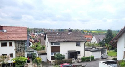 Großzügige 3,5 Zimmer- Wohnung mit toller Aussicht