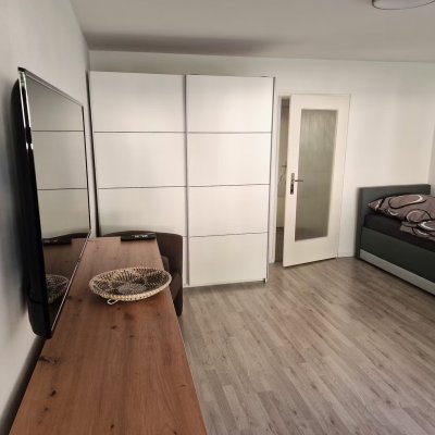 Ruhige, Zentrale 1 Zimmer Erdgeschosswohnung in Schwabing