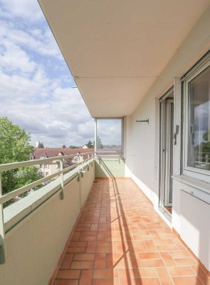 Gepflegte (möblierte) 2,5-Zimmer-Wohnung mit Balkon und Garage