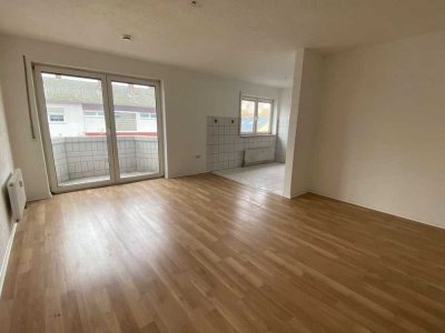 attraktive 2 Zimmer Wohnung mit Balkon in Mundenheim