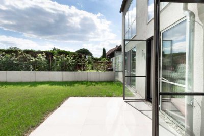 Gartenwohnung mit großer Terrasse, Einbauküche und Stellplatz