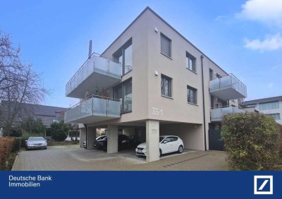 Neuwertig, zentral & ruhig: Attraktive 3-Zi.-Whg. mit Aufzug, Balkon, EBK und Carport in Renningen