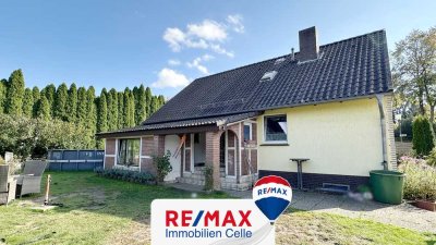 Einfamilienhaus mit Doppelgarage auf dem Dorf! (SY-6393)