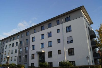 Moderne 3-Zimmer-Wohnung mit gehobener Innenausstattung und Balkon in Germering