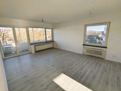 Kernsanierte 3 Zimmer Wohnung in ruhiger Stadtlage mit Balkon