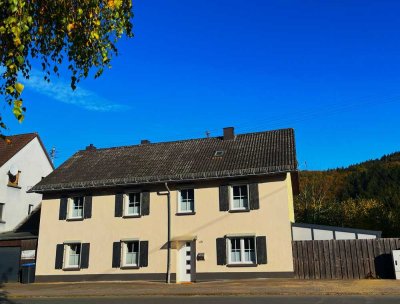 Voll renoviertes, attraktives, hochwasserfreies Bruchsteinhaus in Antweiler, Verbandsgemeinde Adenau