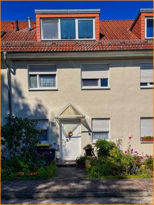 Reihenhaus in einer Siedlung im grünen Fredersdorf b. Berlin